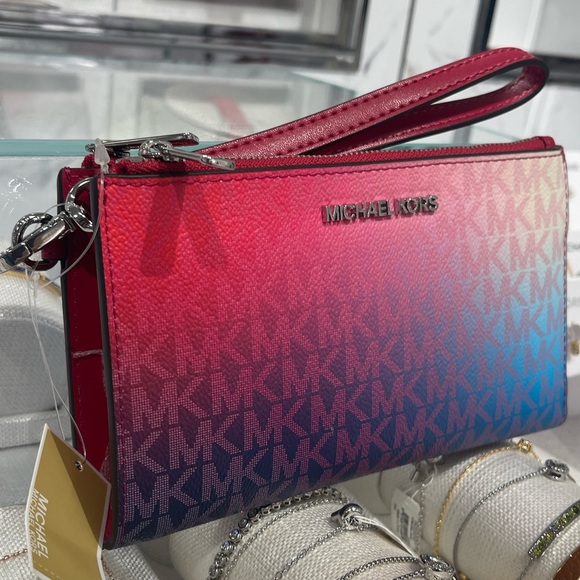 MICHAEL KORS Jet Set Lg Ombré Logo Wristlet Phone Holder Wallet 
Dark Raspberry - Picture 1 of 16